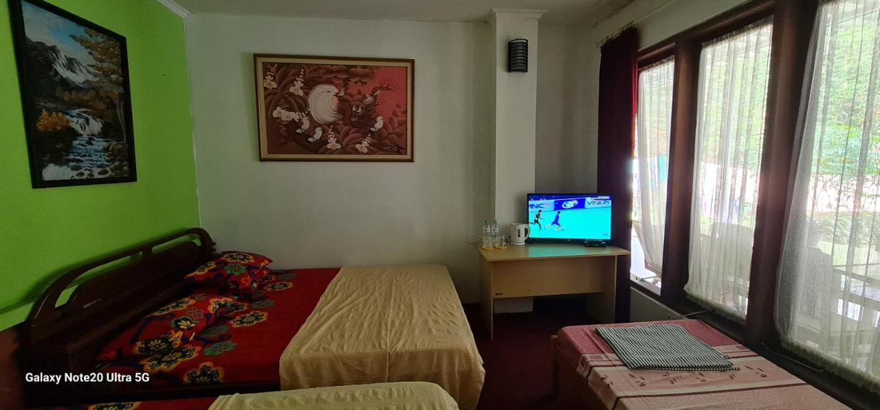 Homestay Triniti Lembang Exterior photo
