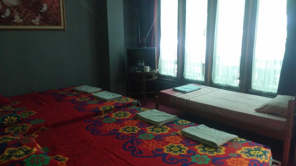Homestay Triniti Lembang Exterior photo
