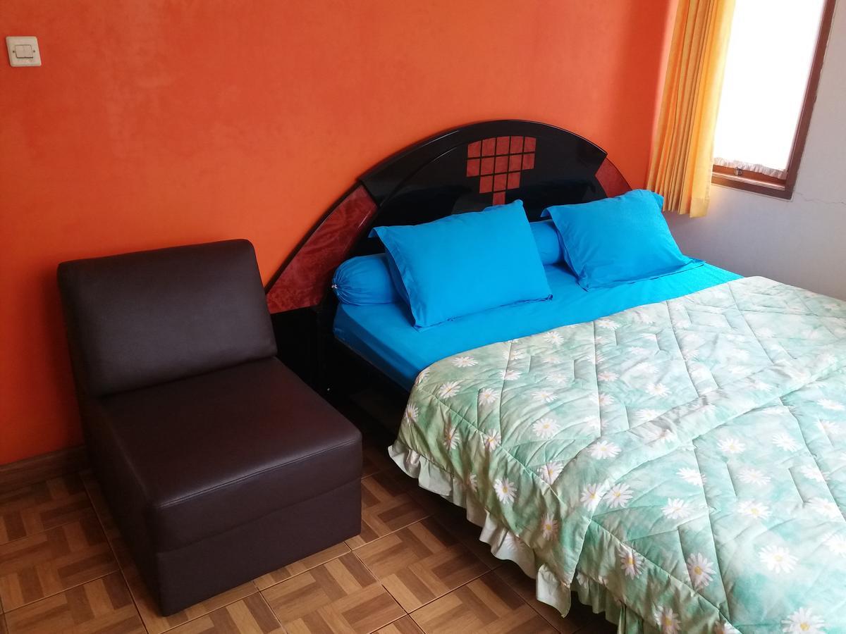 Homestay Triniti Lembang Exterior photo